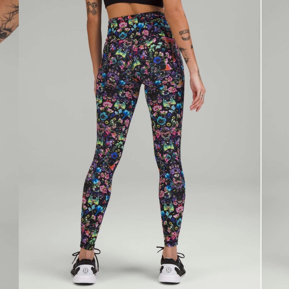Lululemon Swift Speed High-Rise Tight 28" in Flowerscope Black Multi
